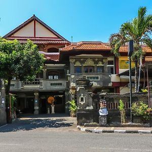 SPOT ON 1927 Hotel Candra Adigraha